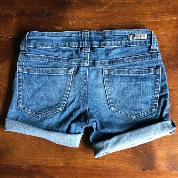 Cut-off shorts - Picture 2 of 5